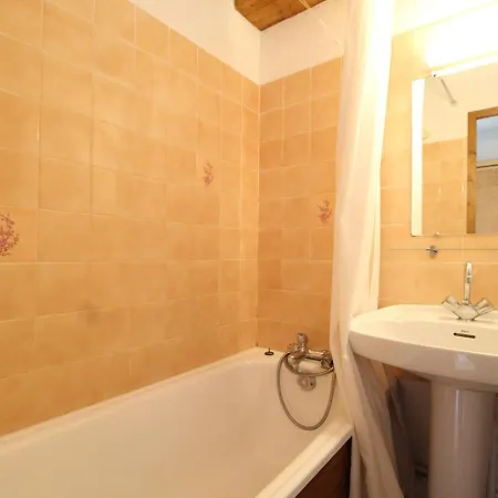 5 Pers. Avec Balcon, Proche Pistes Et Commerces A Val Cenis Le - Fr-1-508-257 *