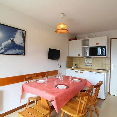 5 Pers. Avec Balcon, Proche Pistes Et Commerces A Val Cenis Le Lanslevillard